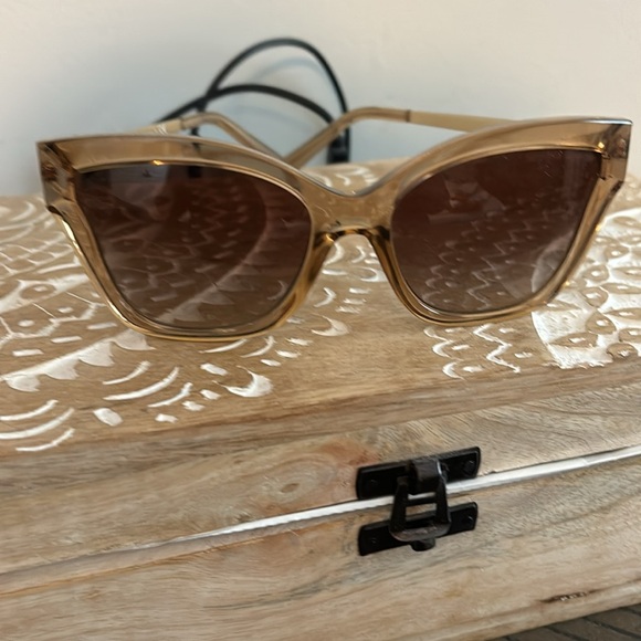 Michael KORS sunglassss - Picture 2 of 5